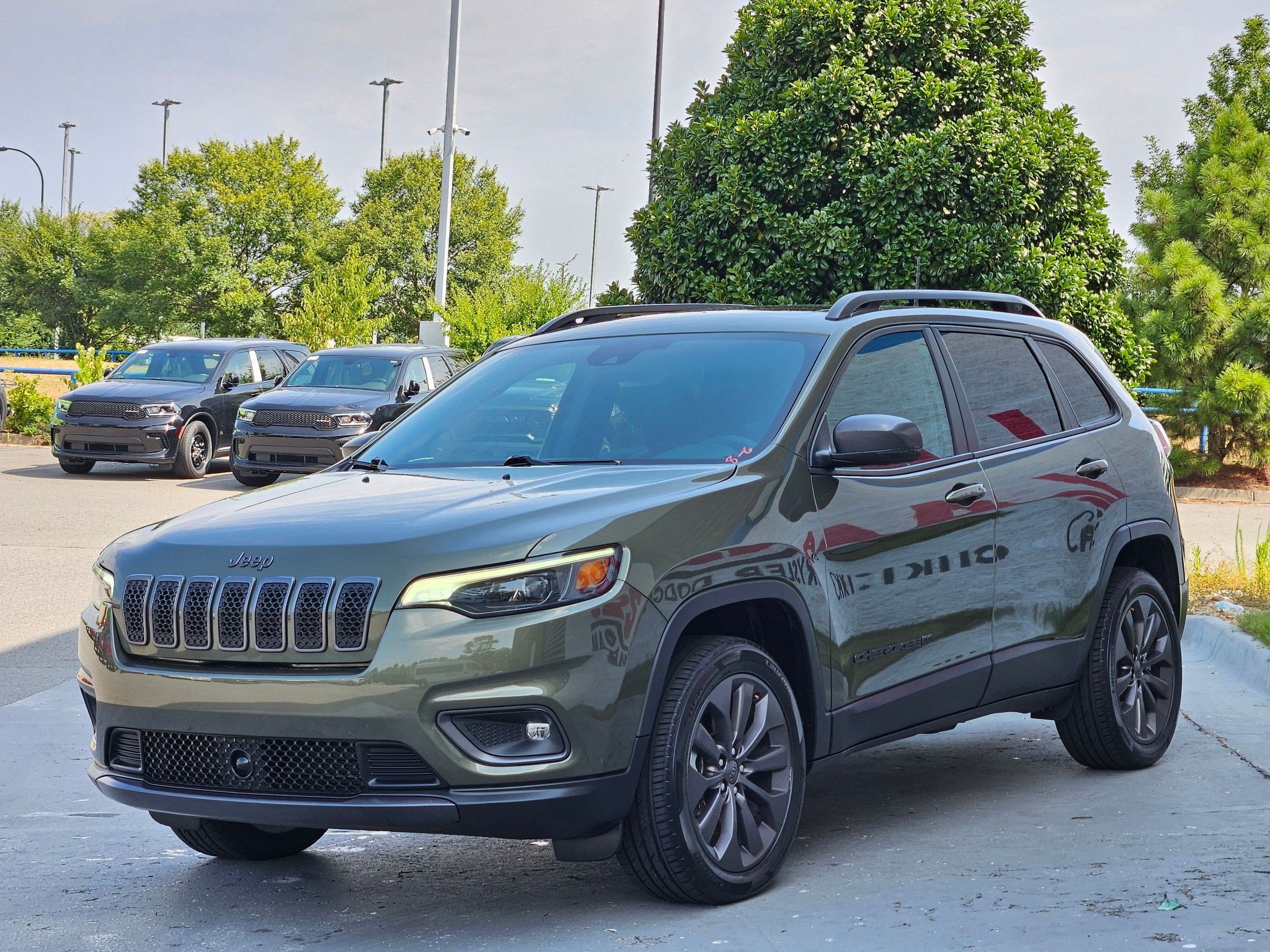 Used 2021 Jeep Cherokee Latitude Lux 80th Anniv w/ Quick Order Package 26U 80TH AWD/4WD image 3