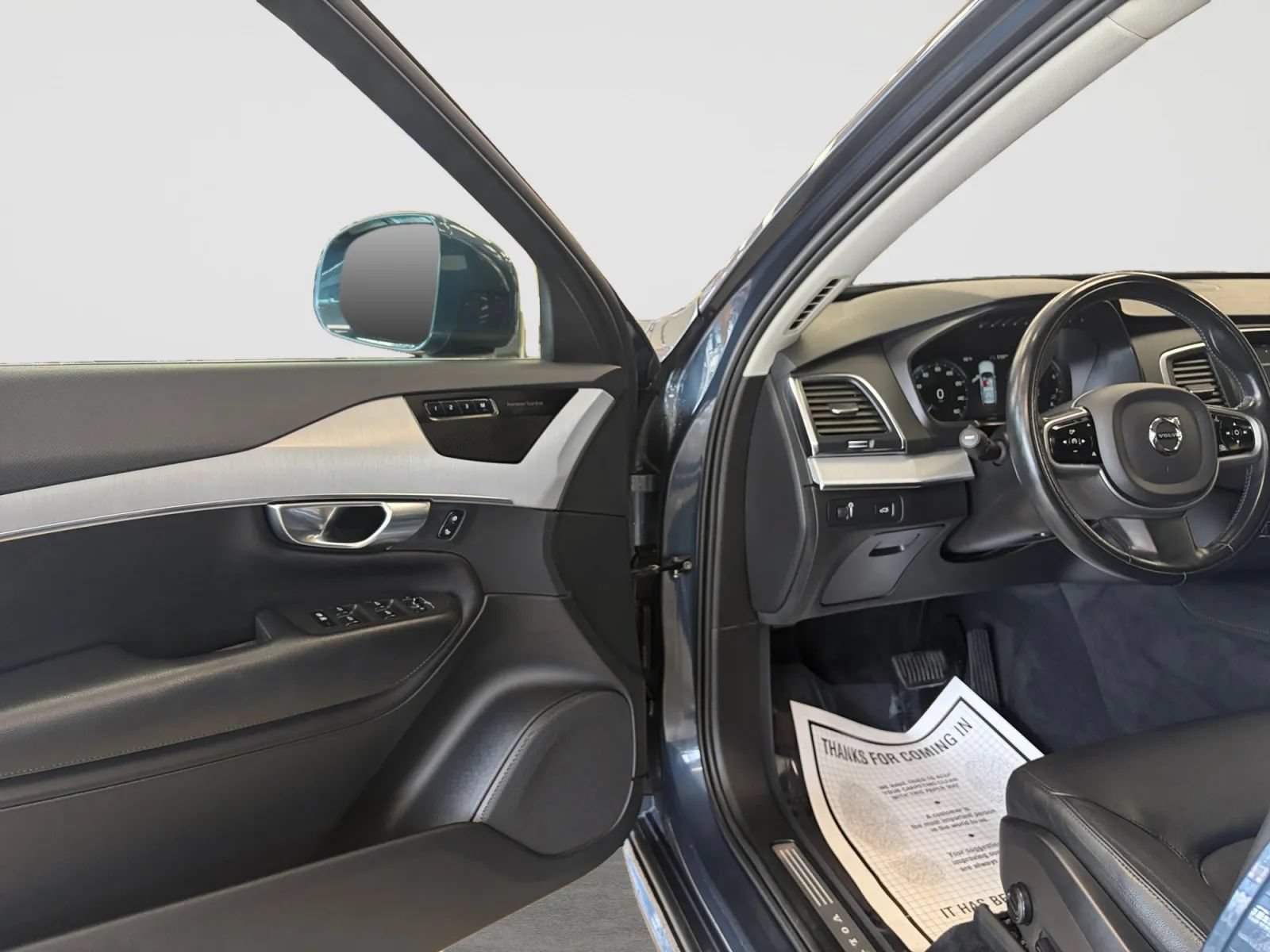 Used 2022 Volvo XC90 T5 Momentum w/ Climate Package AWD/4WD image 11