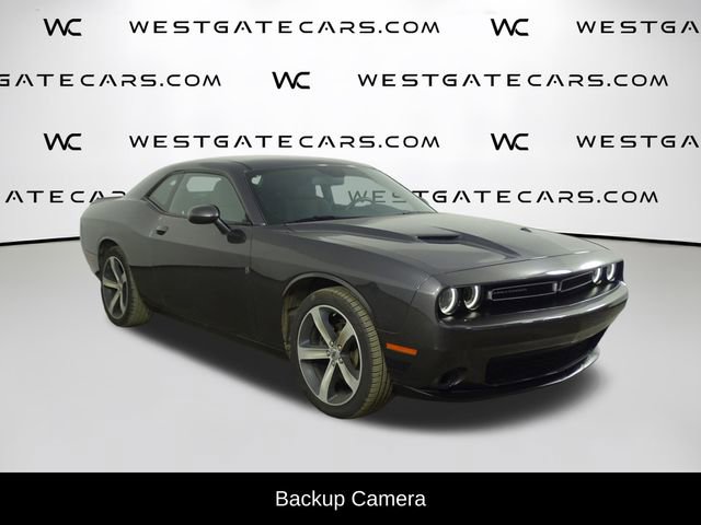 Used 2019 Dodge Challenger SXT video 2
