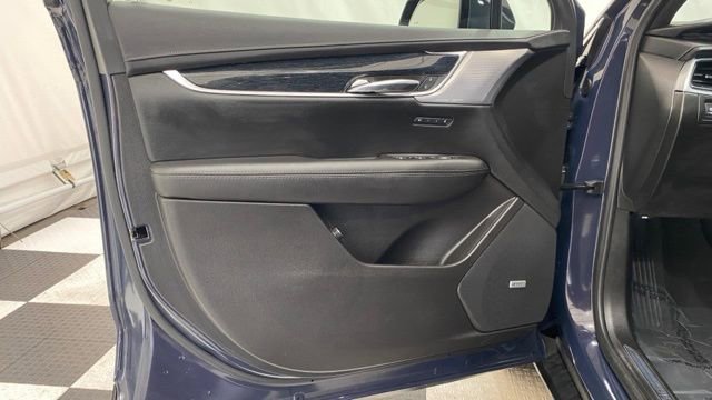 Used 2025 Cadillac XT5 Premium Luxury image 14
