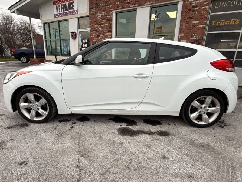 Used 2013 Hyundai Veloster image 8