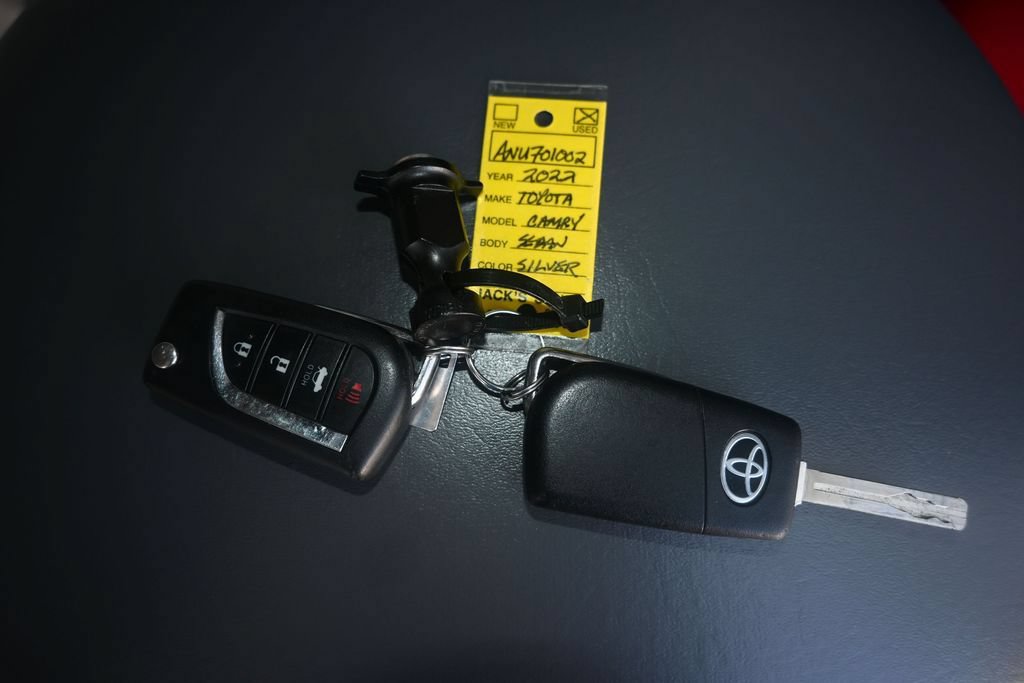 Used 2022 Toyota Camry SE FWD image 28