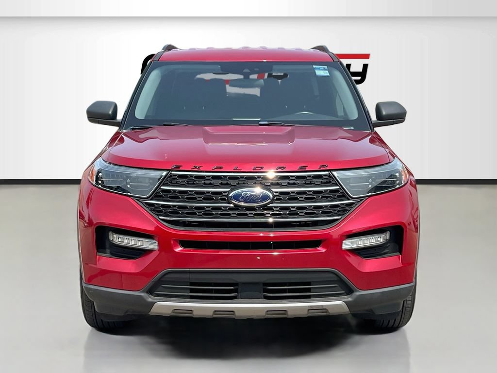 Used 2022 Ford Explorer XLT w/ Equipment Group 202A RWD image 2
