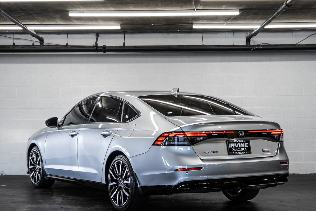 Used 2024 Honda Accord Touring image 3