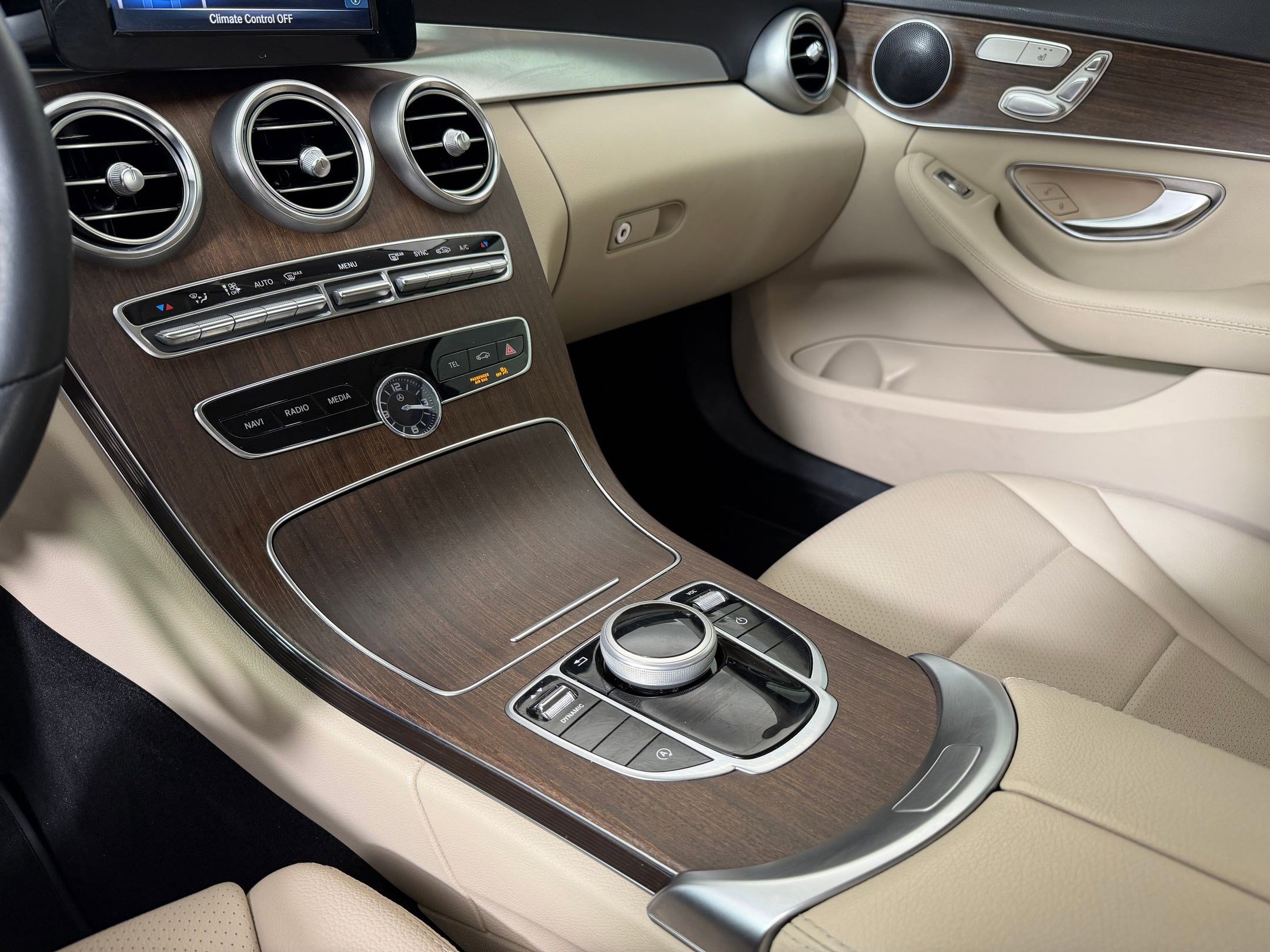 Used 2019 Mercedes-Benz C 300 4MATIC Sedan image 17