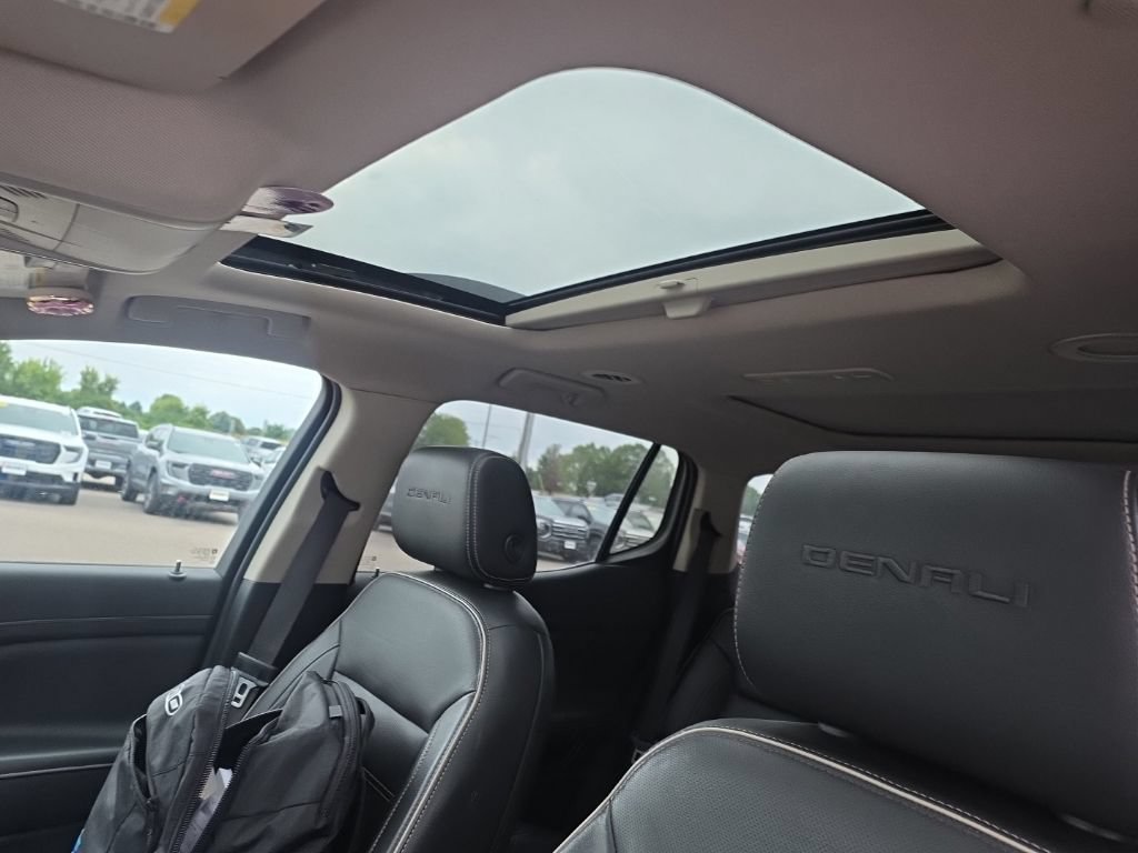 Used 2019 GMC Acadia Denali w/ Technology Package AWD/4WD image 13