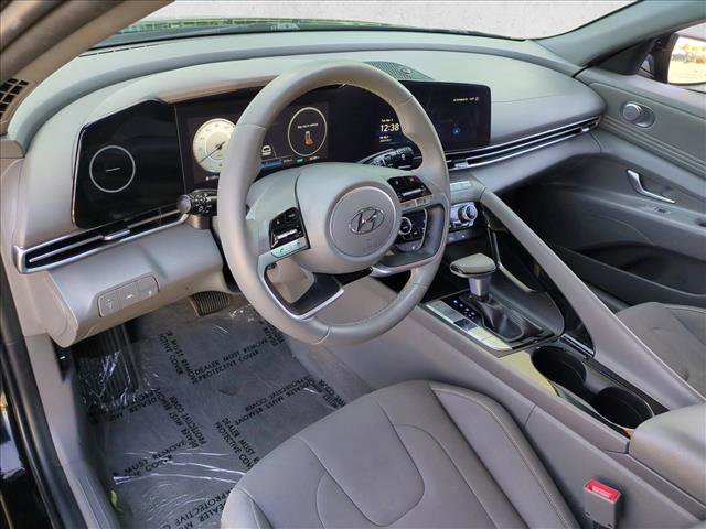 Used 2023 Hyundai Elantra SEL w/ Convenience Package image 10