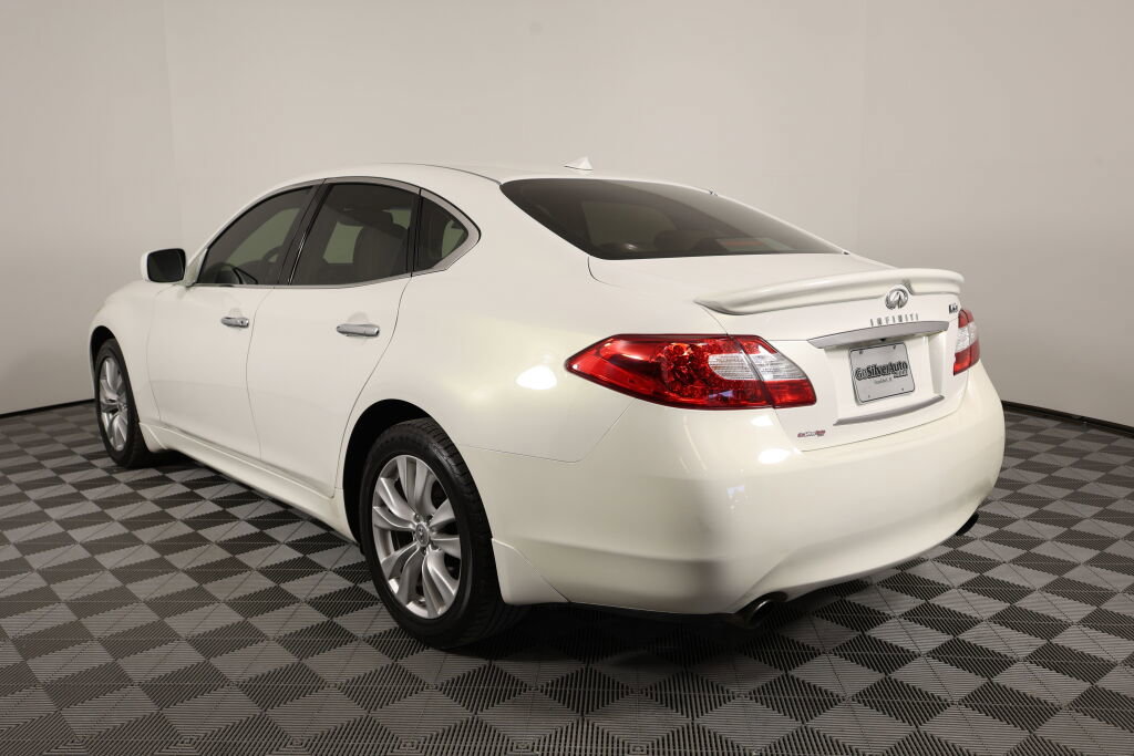 Used 2011 INFINITI M56 x w/ Deluxe Touring Pkg AWD/4WD image 4