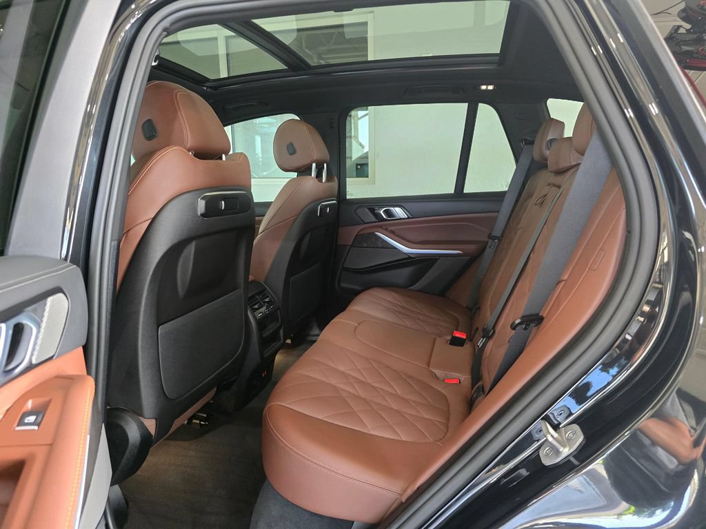Used 2026 BMW X5 xDrive50e w/ M Sport Package AWD/4WD image 26
