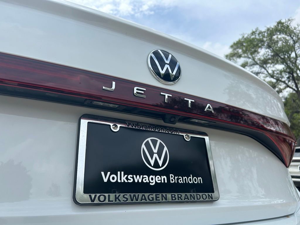 Used 2025 Volkswagen Jetta Sport image 41