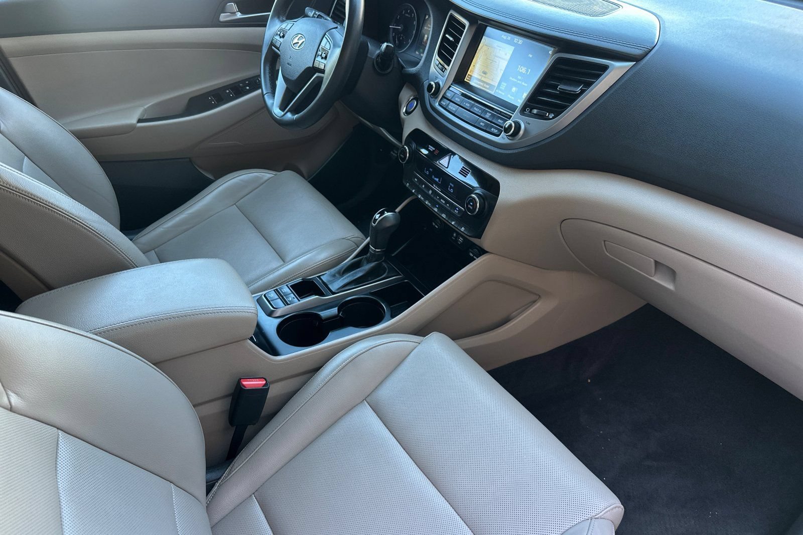 Used 2016 Hyundai Tucson Limited w/ Option Group 03 FWD image 19