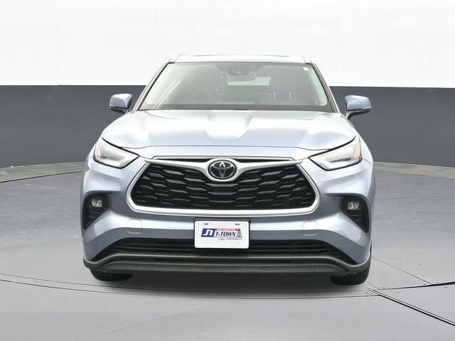 Used 2021 Toyota Highlander XLE image 23