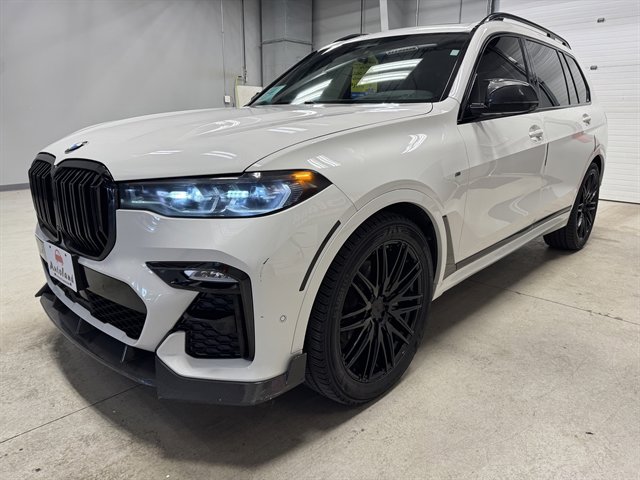 Used 2020 BMW X7 xDrive40i w/ M Sport Package image 3