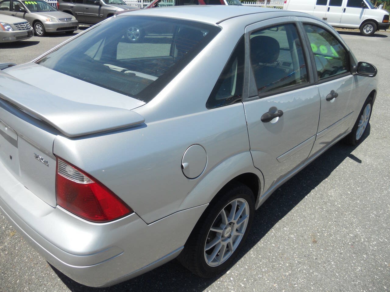 Used 2006 Ford Focus SES FWD image 24