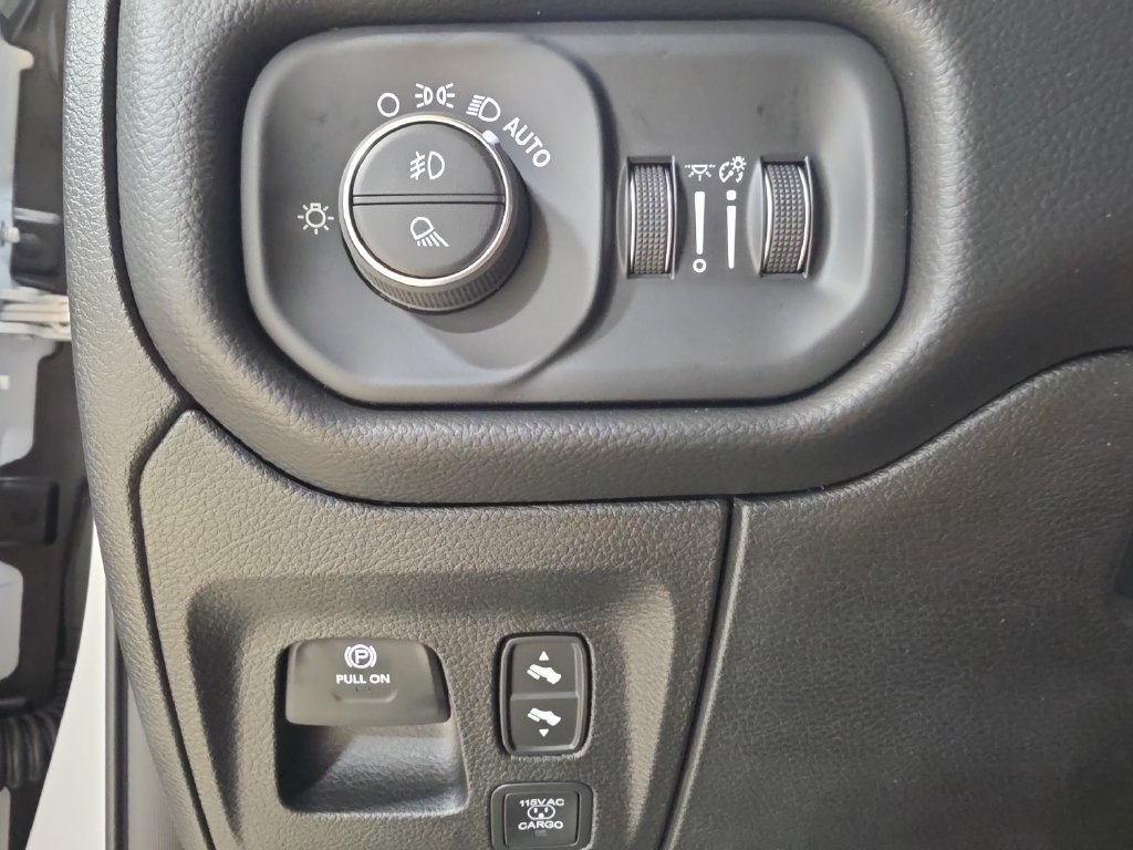 New 2026 RAM 1500 4x4 Crew Cab image 21