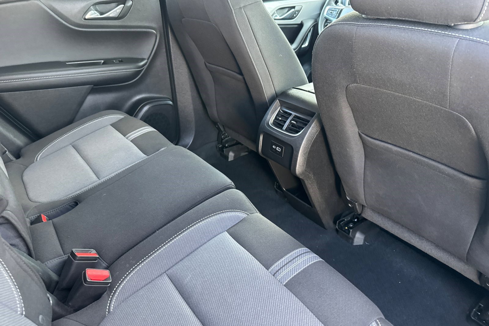 Used 2025 Chevrolet Blazer LT image 30