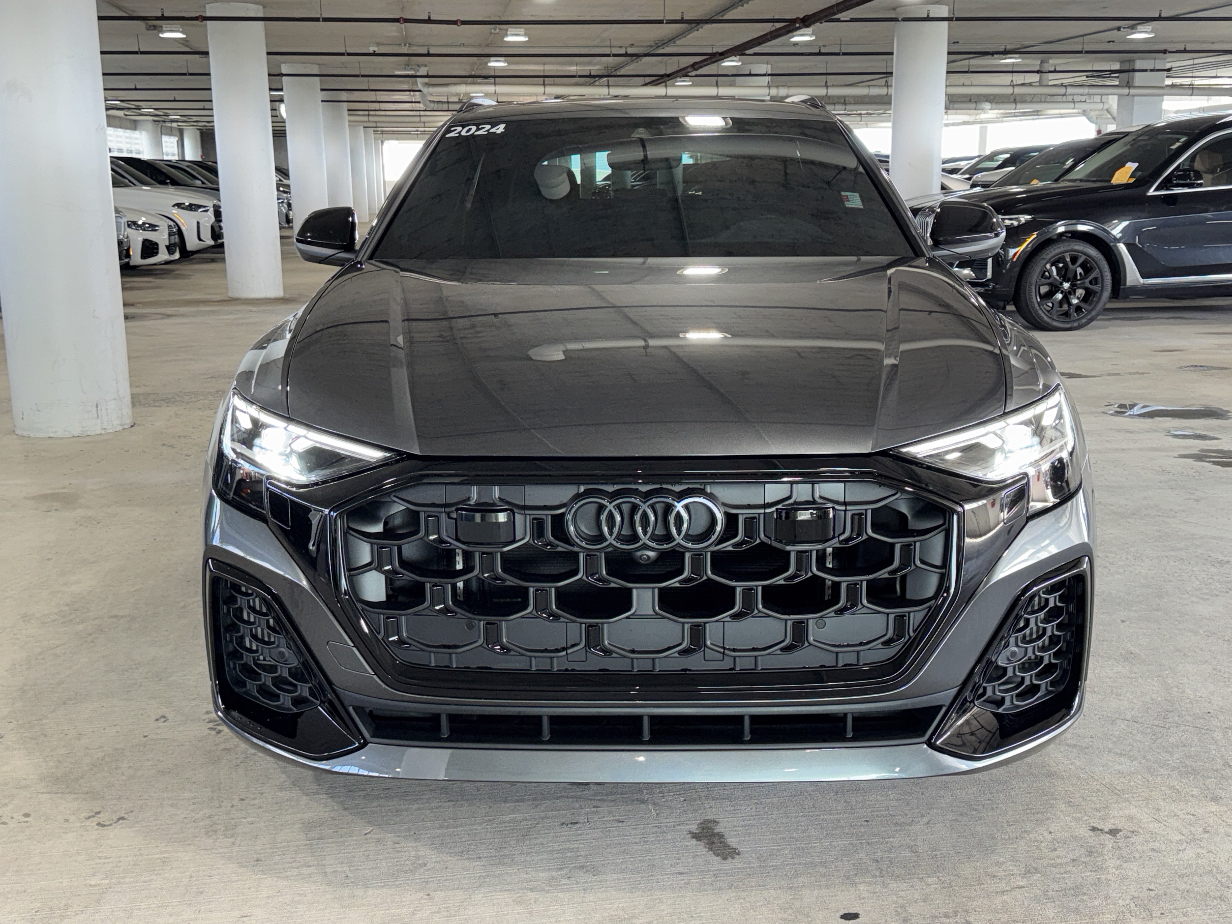 Used 2024 Audi SQ8 Premium Plus AWD/4WD image 3