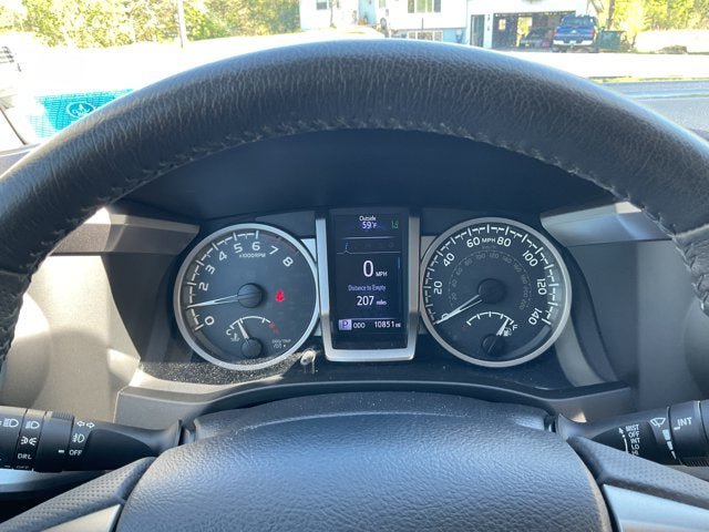 Used 2019 Toyota Tacoma SR5 AWD/4WD image 17