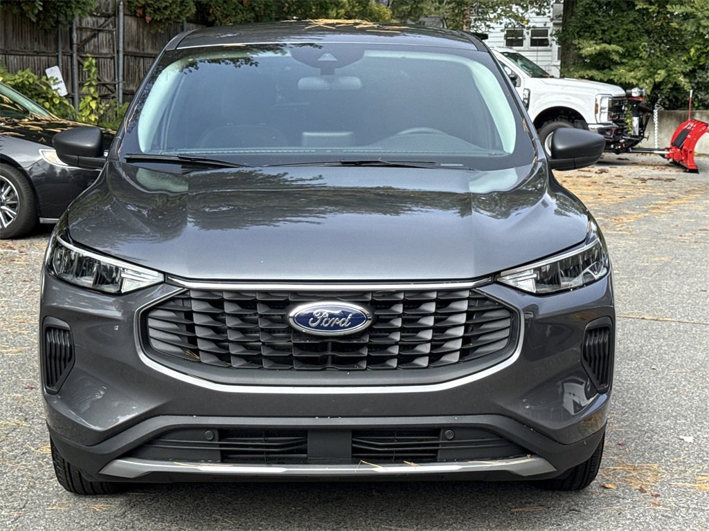 Used 2025 Ford Escape Active w/ Cold Weather Package image 2