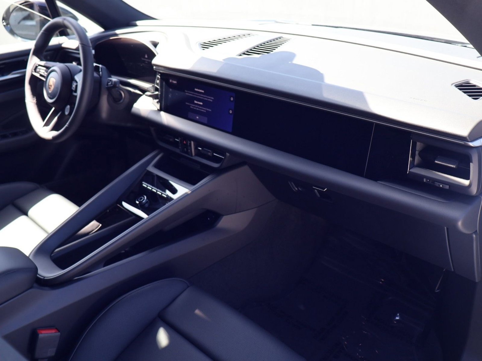 New 2026 Porsche Macan Electric RWD image 24