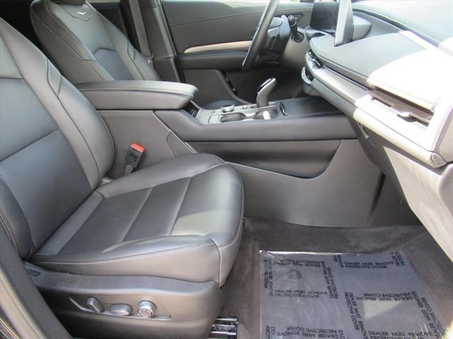 Certified 2025 Cadillac XT4 Premium Luxury image 11
