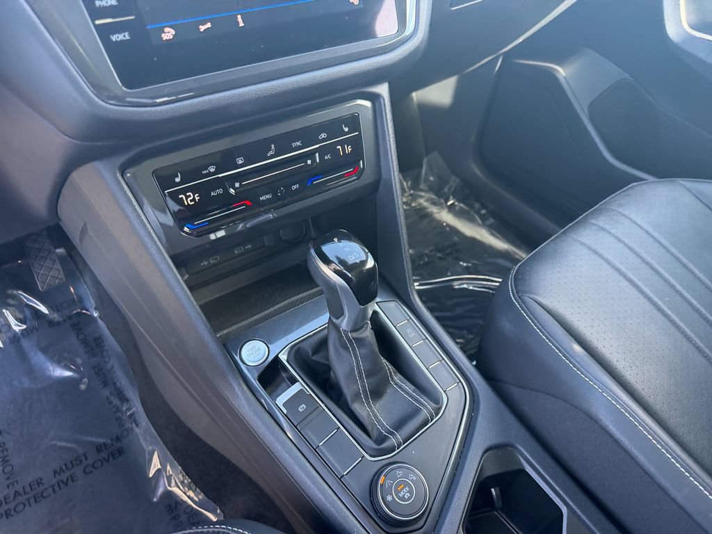 Used 2023 Volkswagen Tiguan SE w/ Panoramic Sunroof Package AWD/4WD image 19