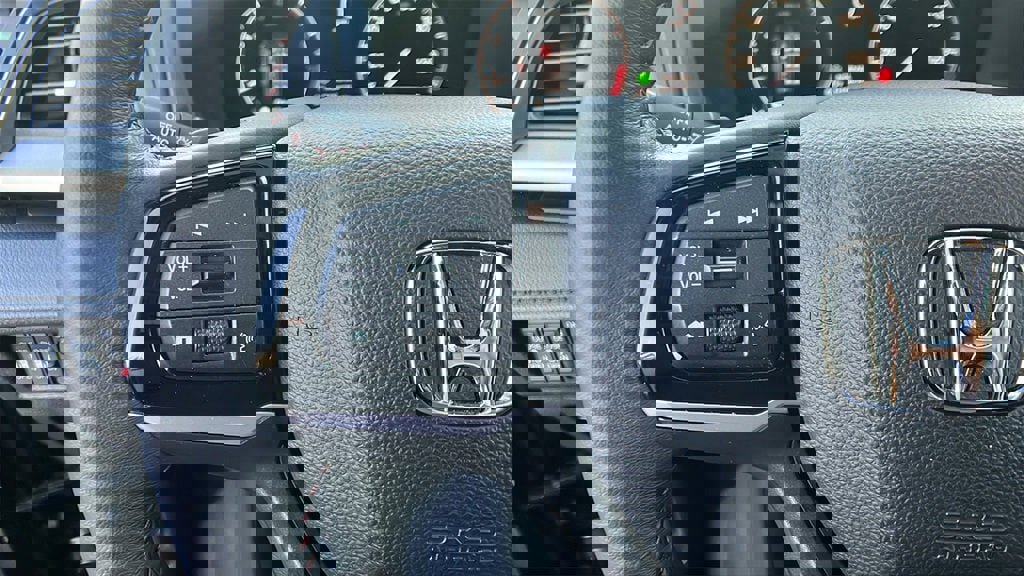 Used 2025 Honda Odyssey Sport-L image 25