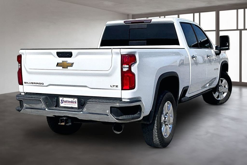 Used 2022 Chevrolet Silverado 2500 LTZ w/ LTZ Plus Package image 6