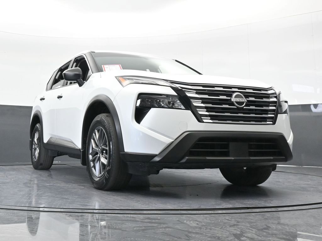 Used 2024 Nissan Rogue S image 57