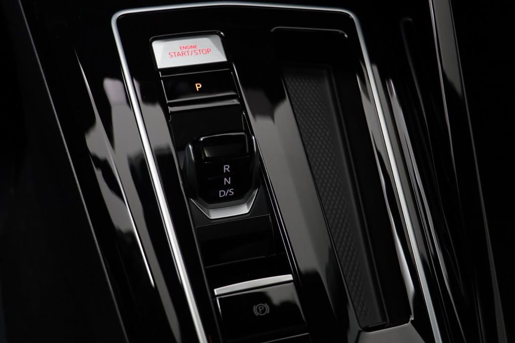 New 2026 Volkswagen GTI SE FWD image 12