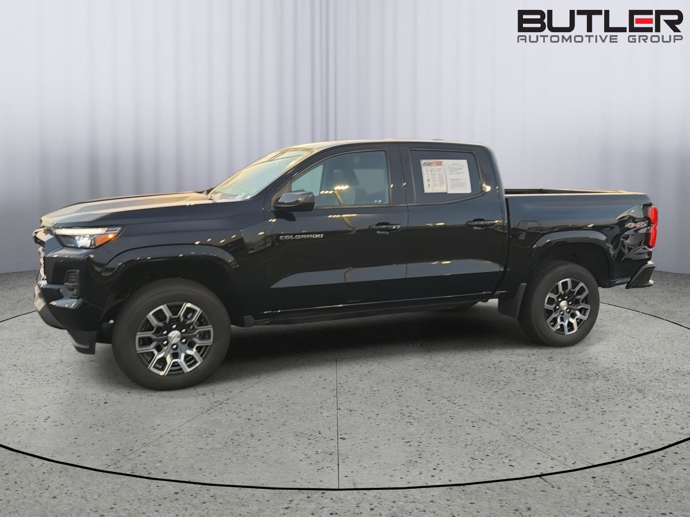 Used 2023 Chevrolet Colorado LT w/ LT Convenience Package III AWD/4WD image 3