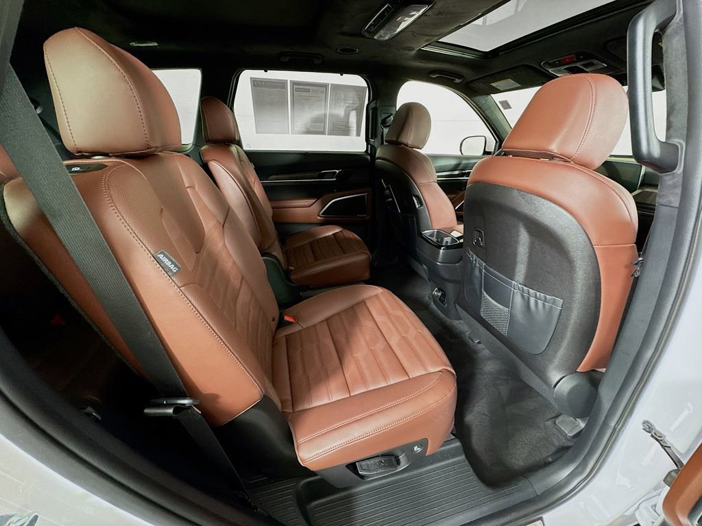 Used 2025 Kia Telluride SX Prestige AWD/4WD image 30
