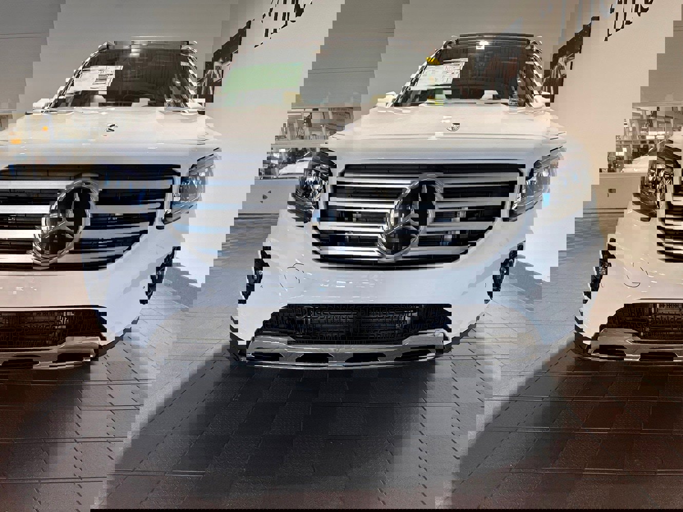 New 2026 Mercedes-Benz GLB 250 4MATIC image 2