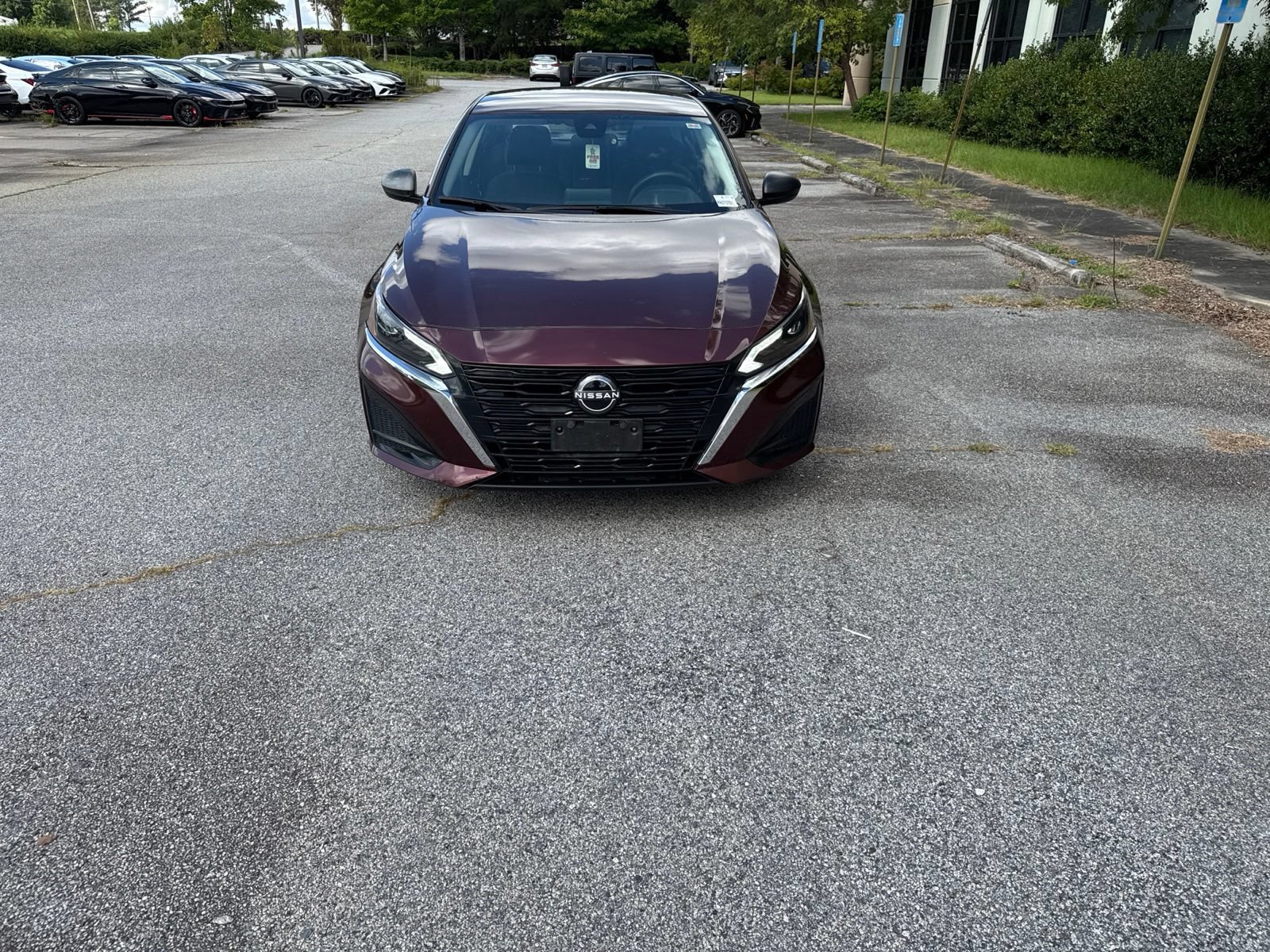 Used 2024 Nissan Altima 2.5 SV FWD image 7