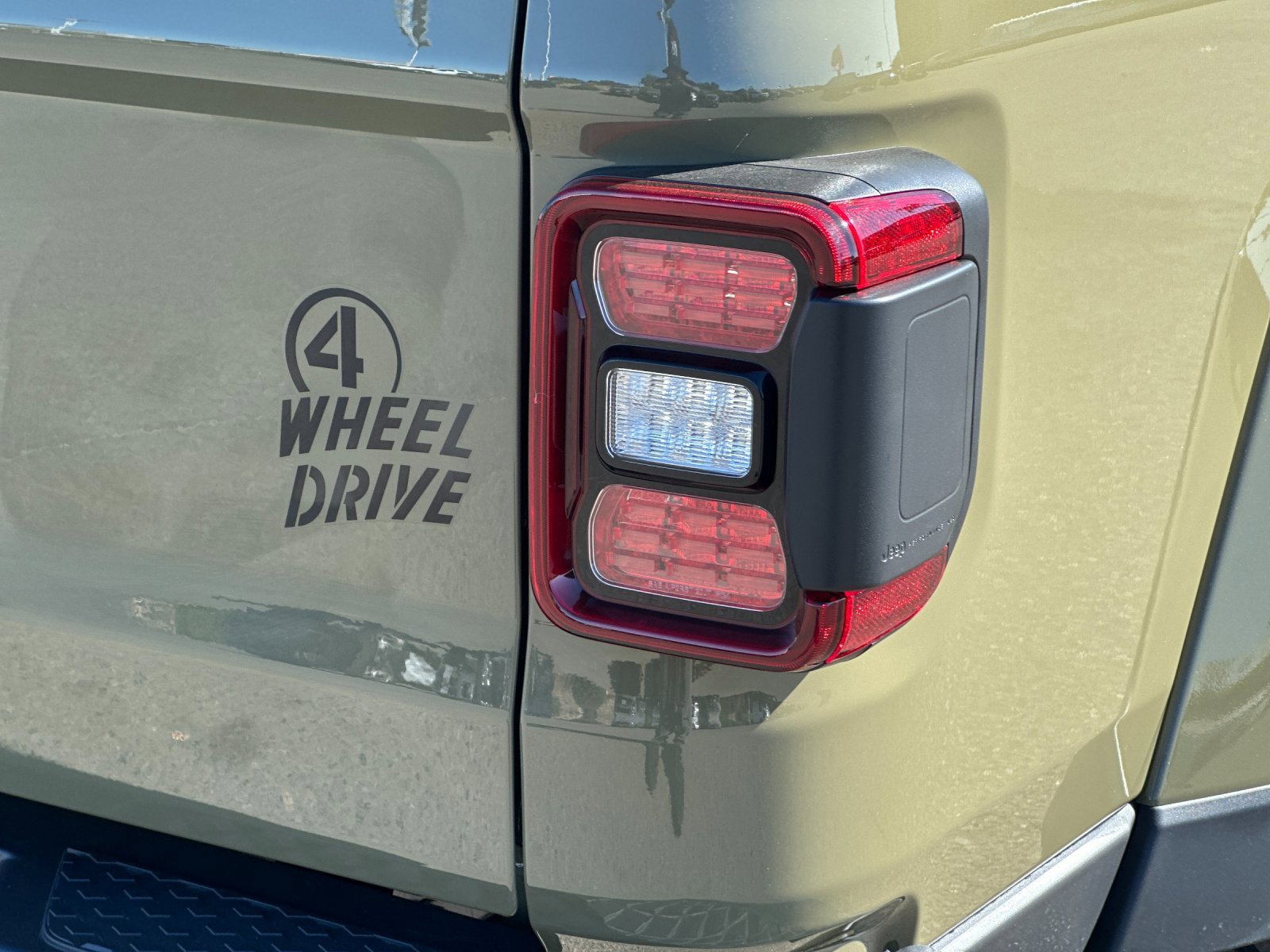 New 2025 Jeep Gladiator Sport image 24
