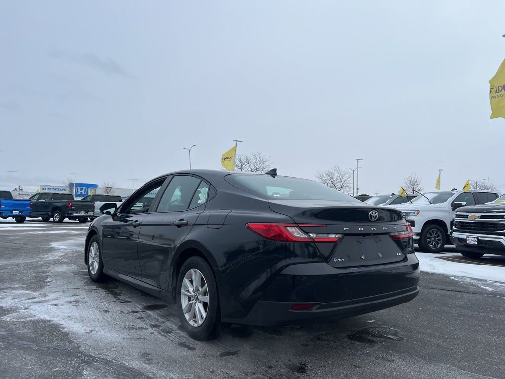 Used 2025 Toyota Camry LE image 6