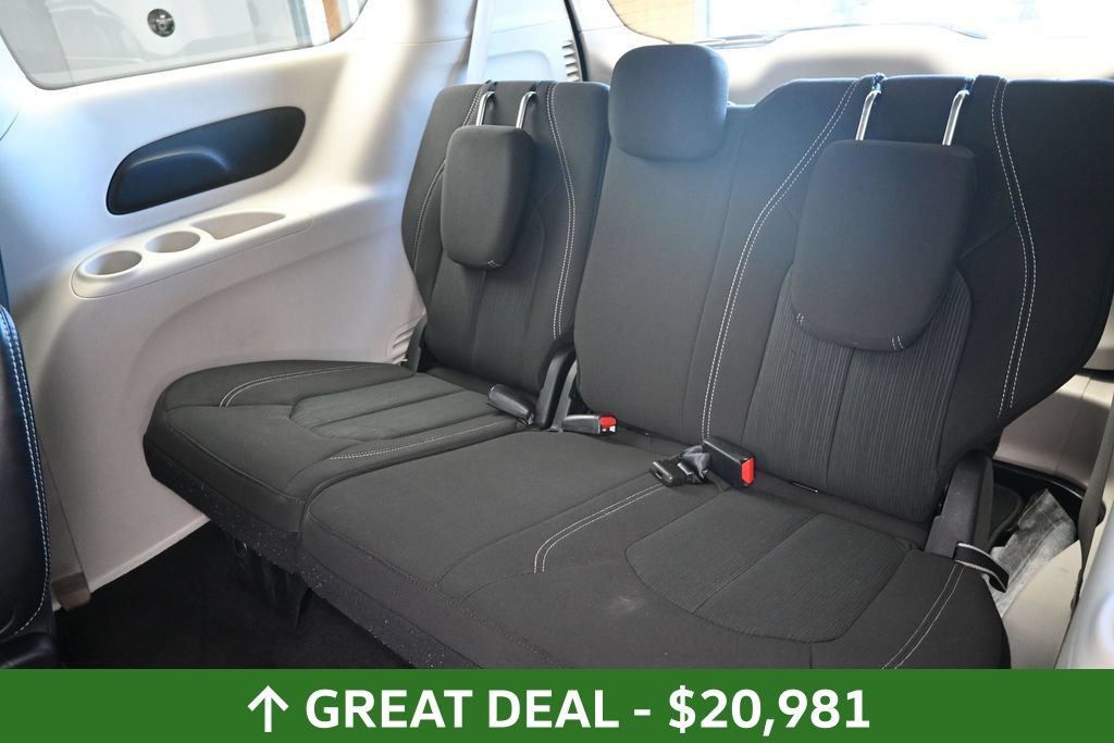 Used 2023 Chrysler Voyager LX FWD image 18