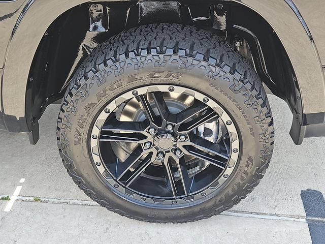 Used 2025 RAM 1500 Limited w/ Trailer Tow Group AWD/4WD image 8