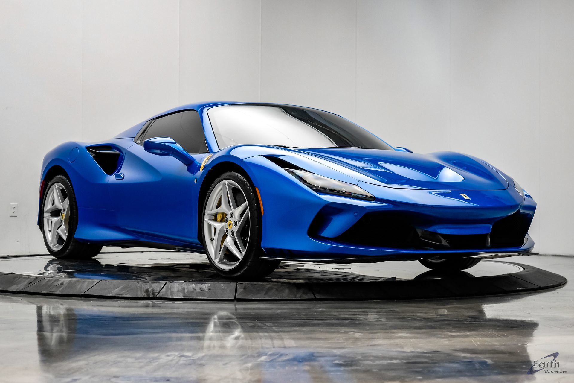 Used 2023 Ferrari F8 Tributo RWD image 32