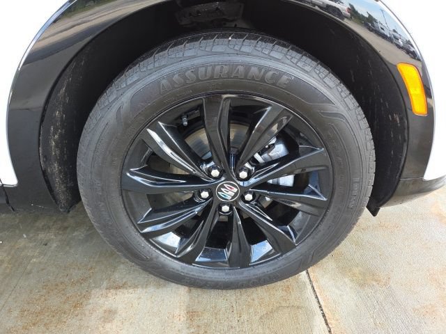 Used 2024 Buick Envista Sport Touring w/ Convenience I Package FWD image 70