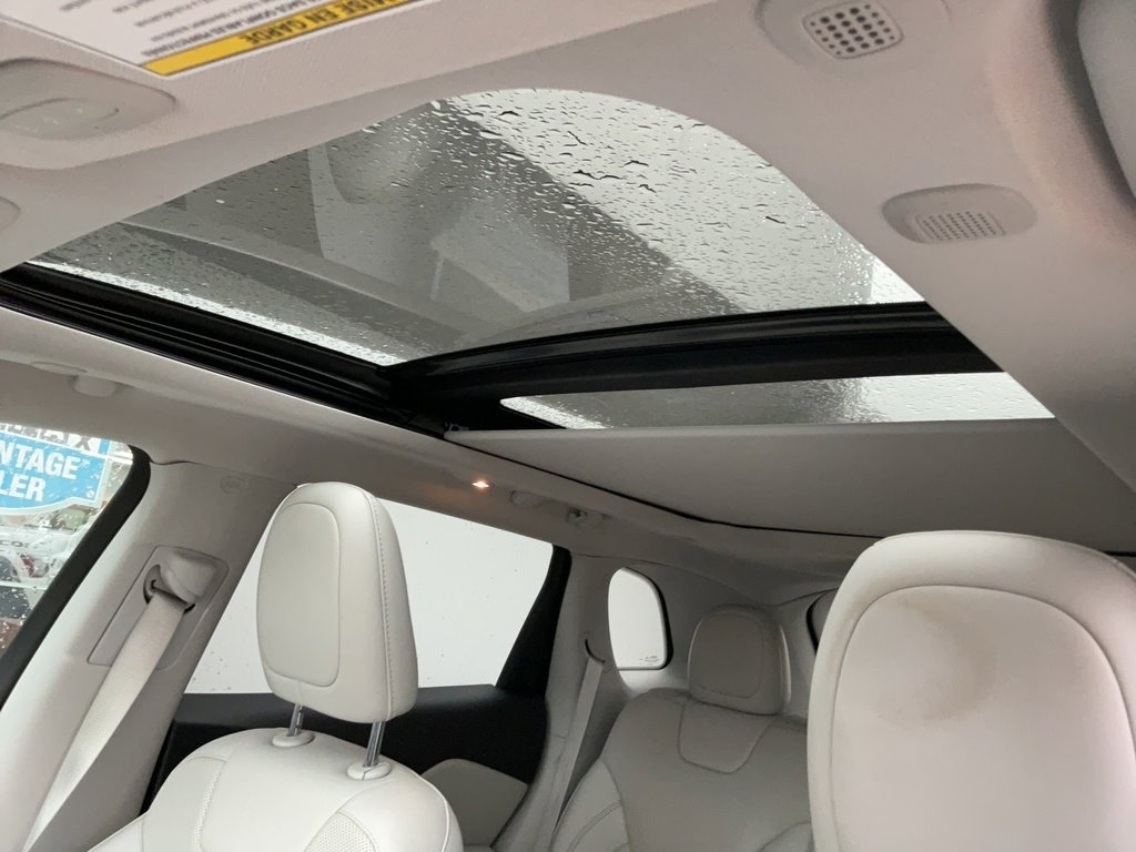 Used 2021 Jeep Cherokee Limited w/ Elite Package image 12