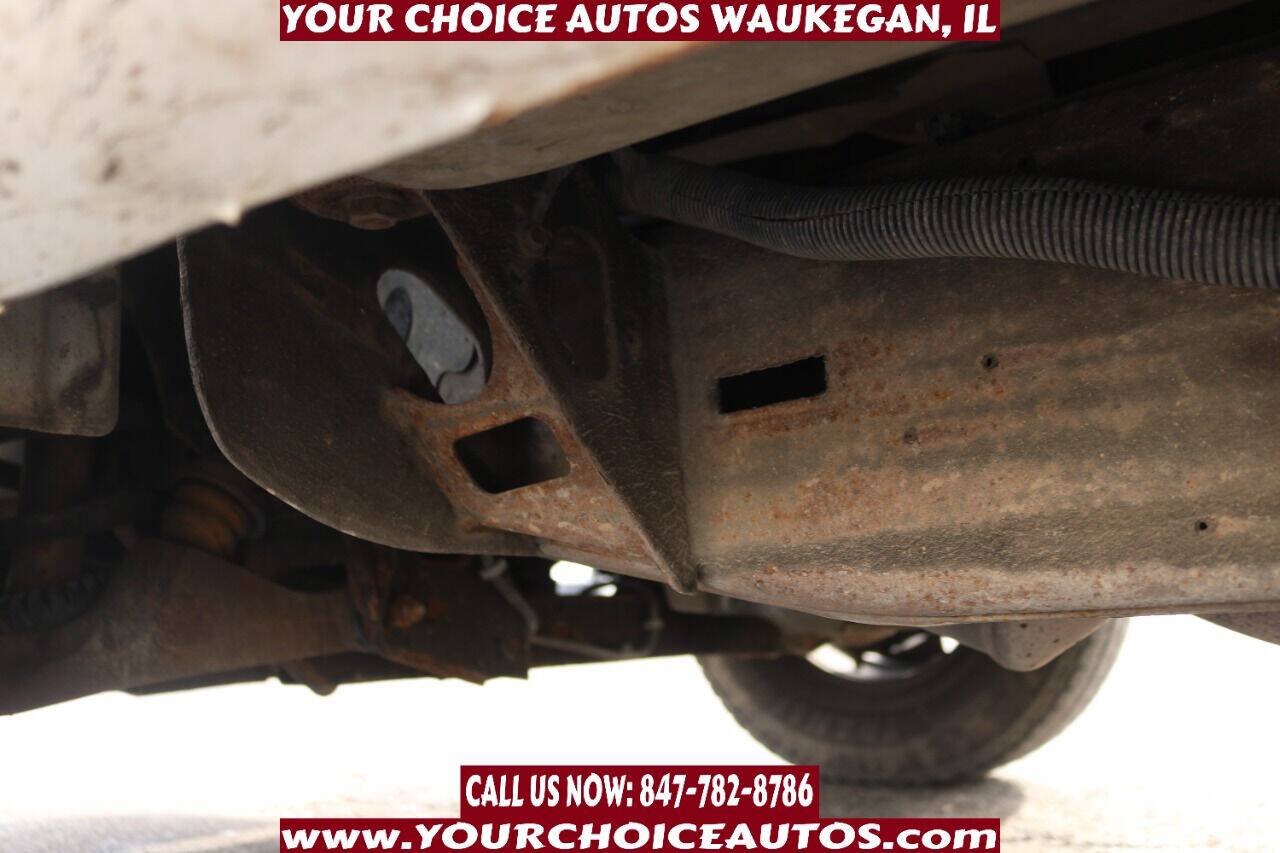 Used 2017 GMC Savana 2500 RWD image 11