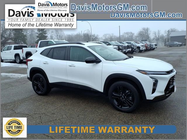 Used 2025 Chevrolet Trax ACTIV w/ Driver Confidence Package image 1