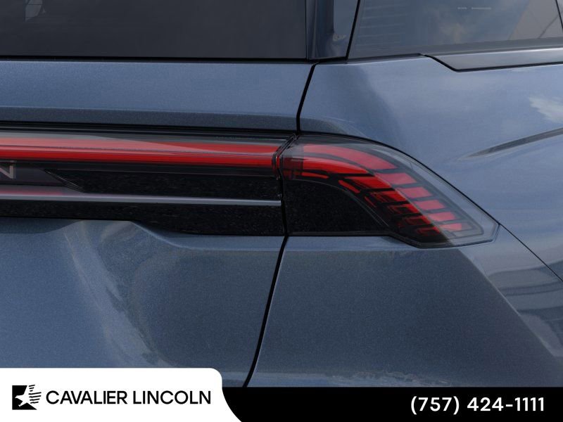 Used 2026 Lincoln Nautilus Premier AWD/4WD image 21