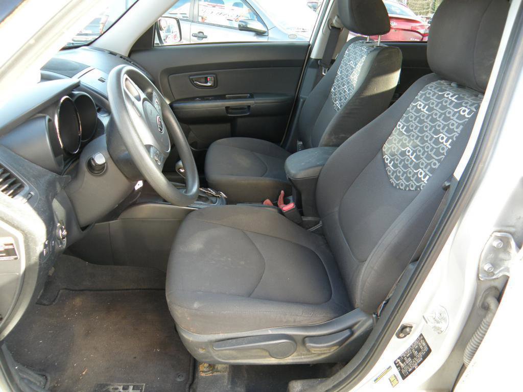 Used 2011 Kia Soul + w/ Audio Pkg image 7