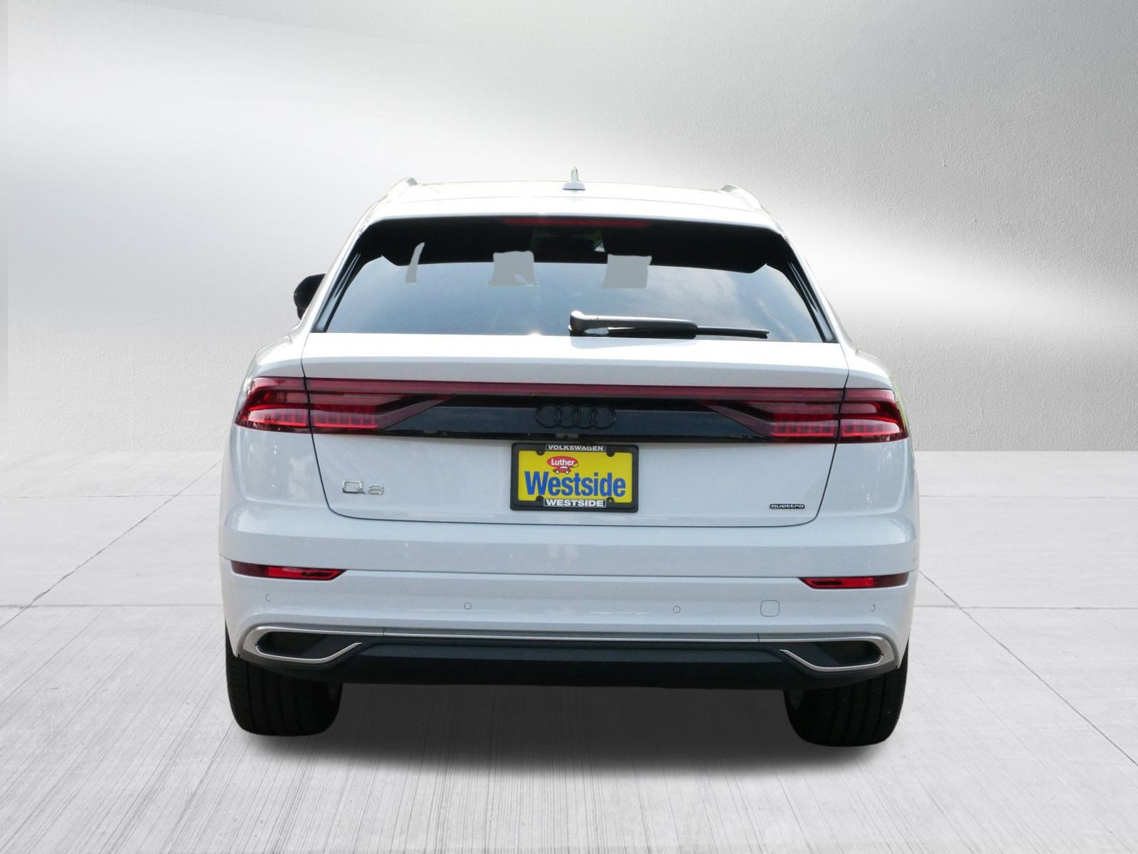 Used 2023 Audi Q8 Premium image 6