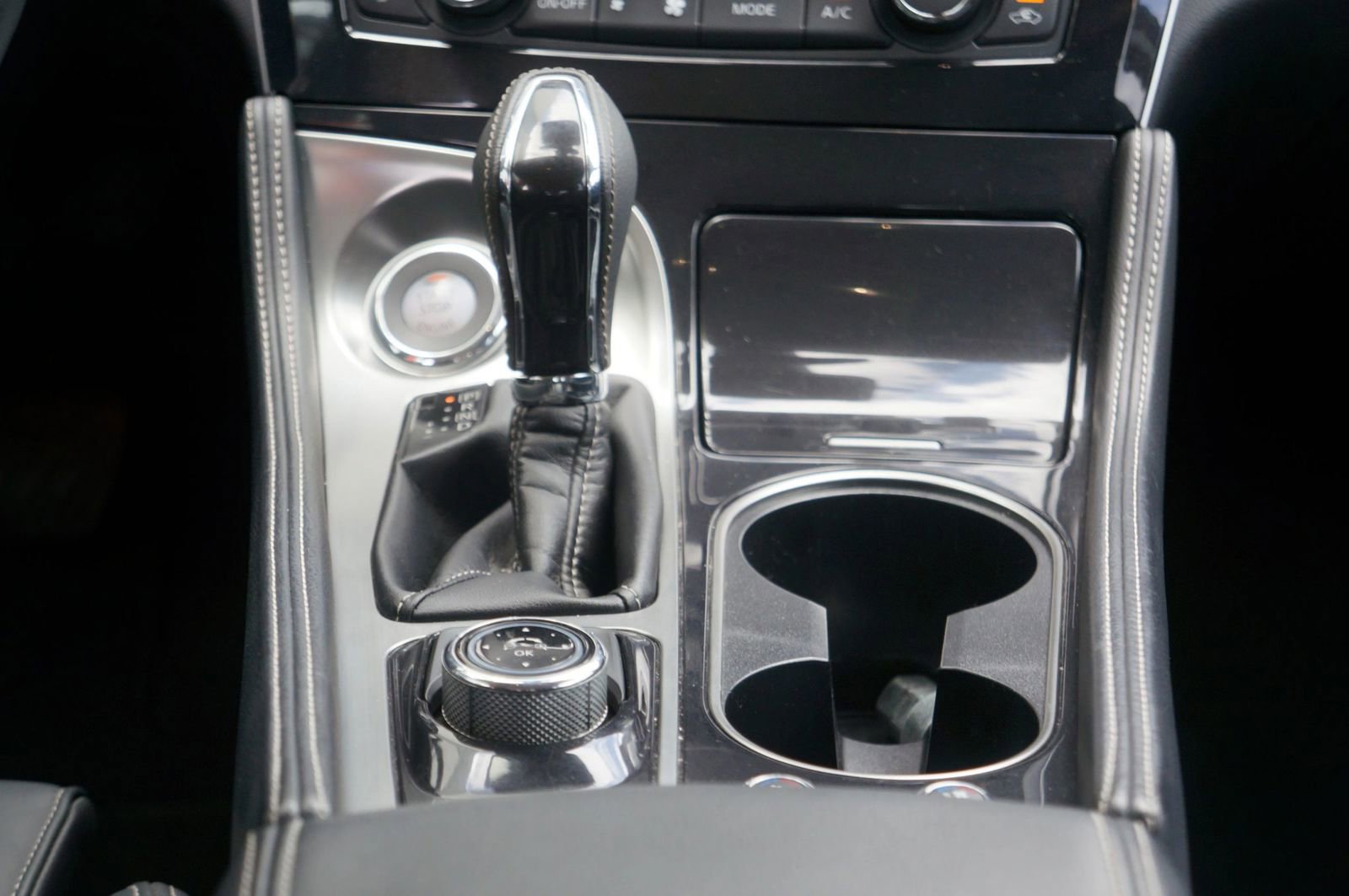 Used 2023 Nissan Maxima Platinum w/ Sport Mat Group FWD image 39