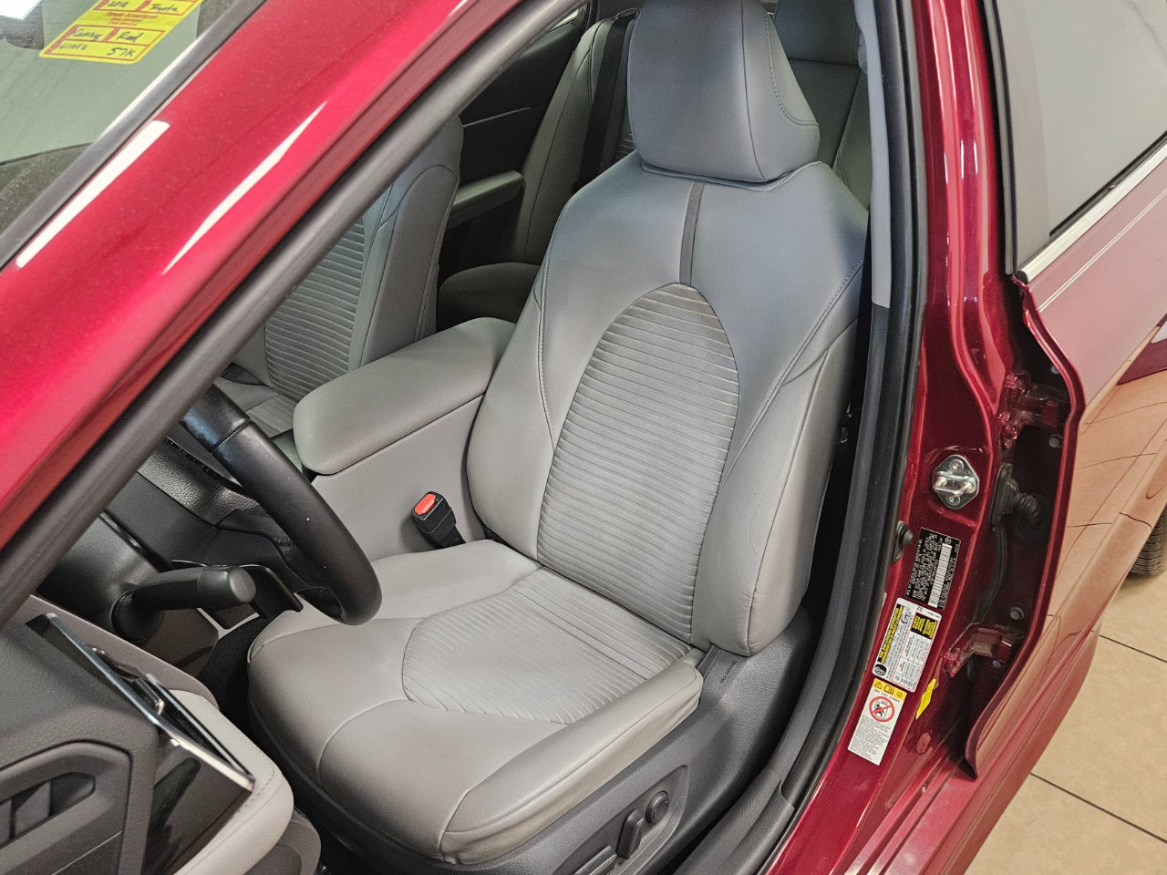 Used 2018 Toyota Camry SE image 31