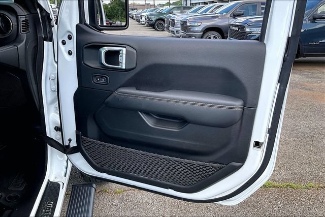 Used 2023 Jeep Gladiator Overland AWD/4WD image 25