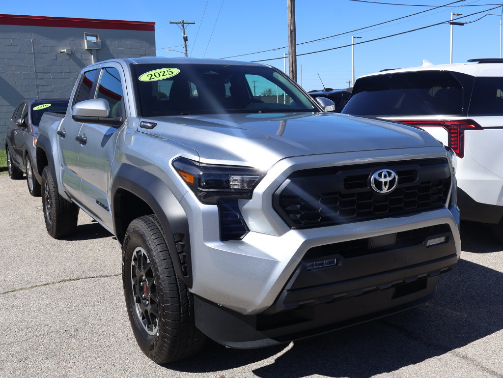 Used 2025 Toyota Tacoma TRD Off-Road AWD/4WD image 8